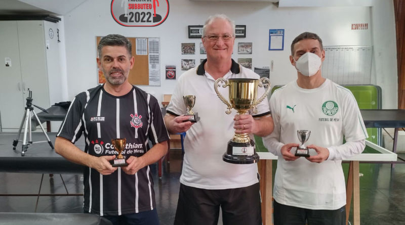 Ronaldo desbanca favoritos e é o novo campeão paulista de Subbuteo