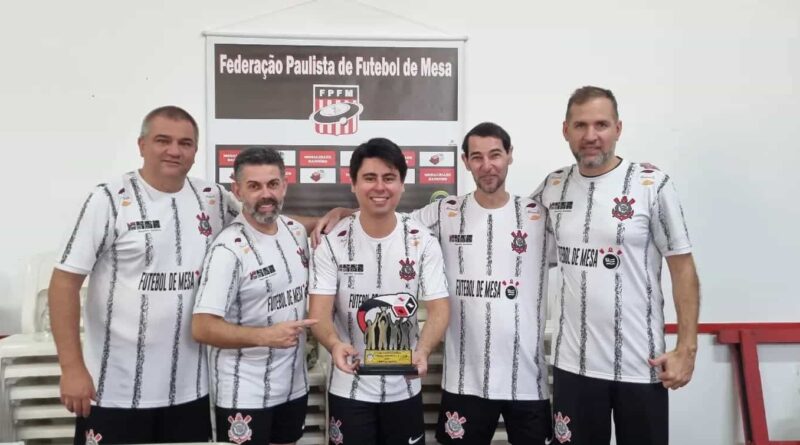 Corinthians no topo do Pódio no Equipes e Individual